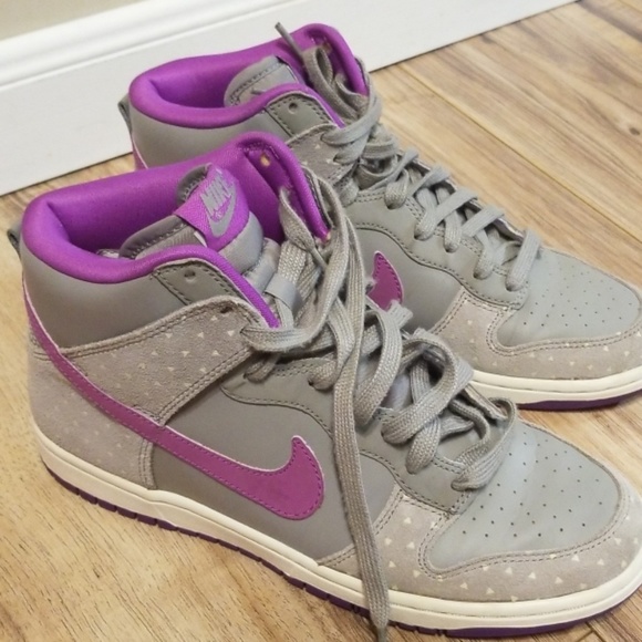 Nike Hi-tops - Picture 1 of 4